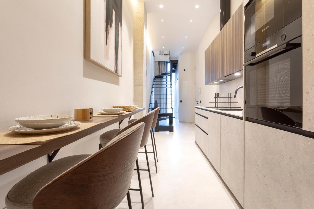 Magnificent Renovated 2Bd 2Bth Duplex With Backyard - City Centre Малага Екстер'єр фото