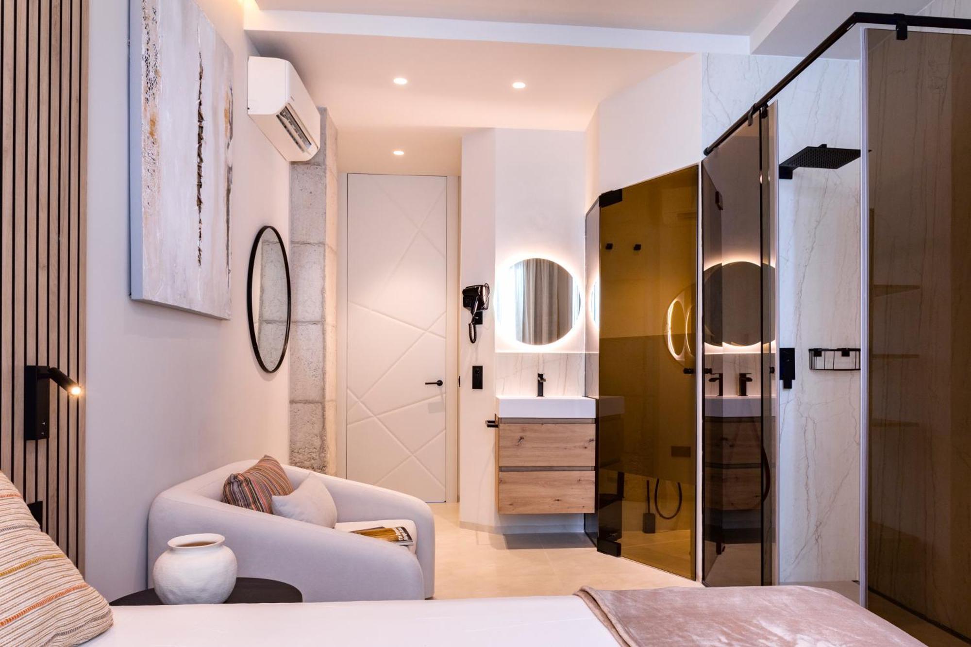 Magnificent Renovated 2Bd 2Bth Duplex With Backyard - City Centre Малага Екстер'єр фото